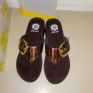 Ladie's YellowBox Geri SandalsColor/BronzeSize/8